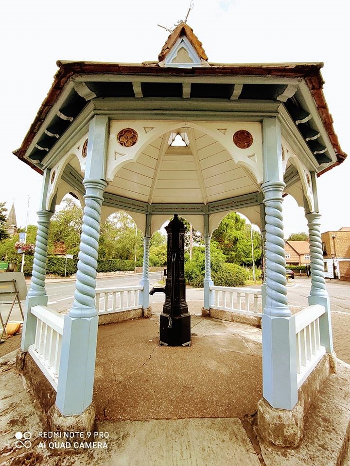 Ickenham In 2020 The Pump Close Up