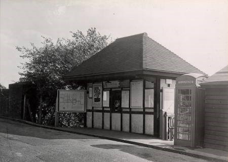 Ickenahm Station entrance
